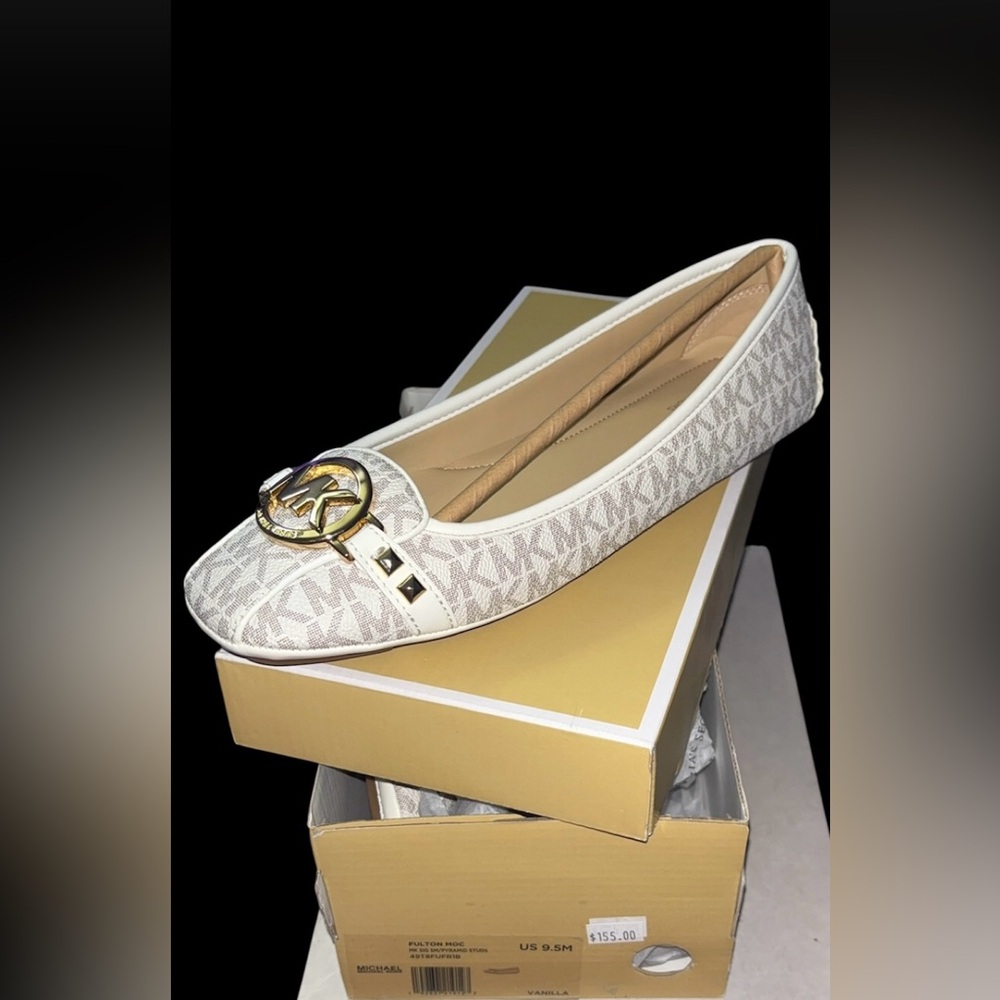 Michael Kors Patterned Cream Loafers with Gold Accent